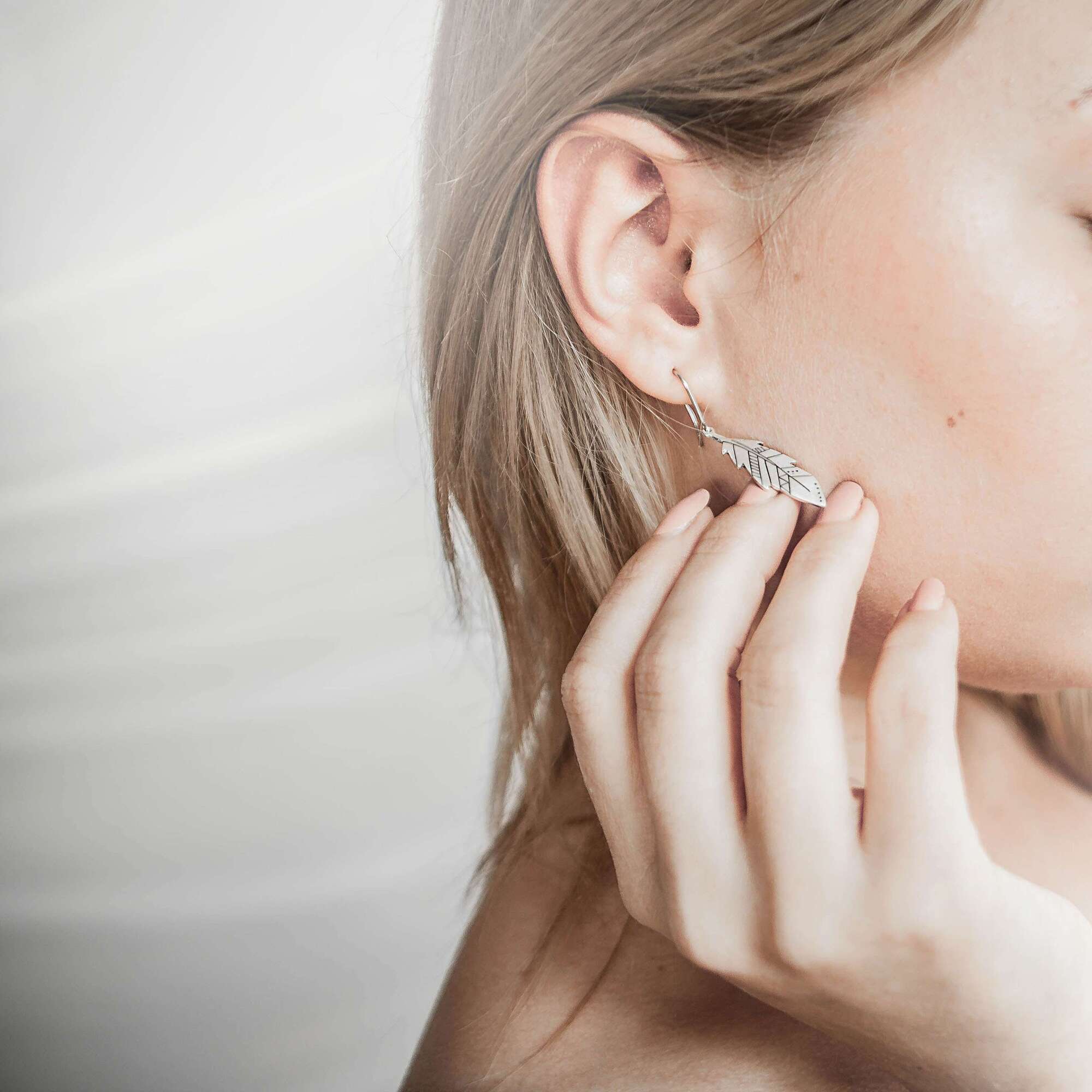 Перышки серьги на швензах