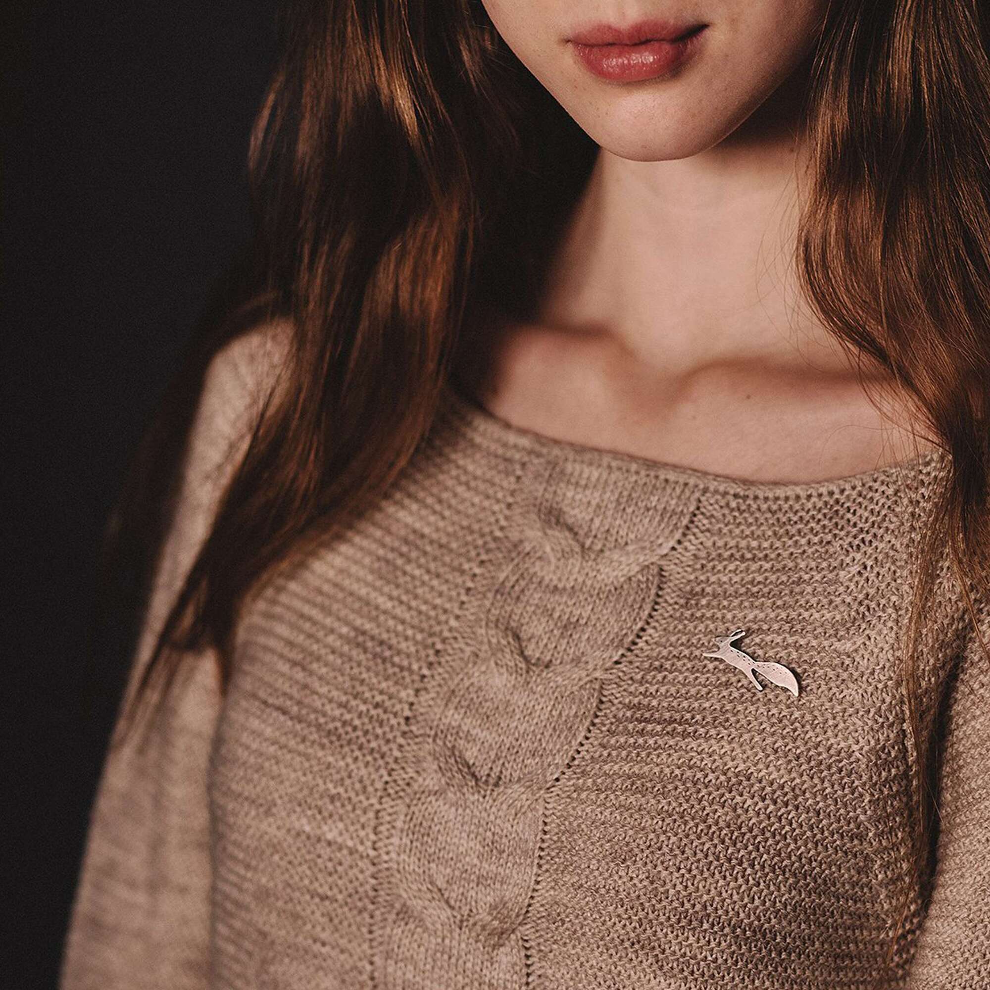 Белка брошь