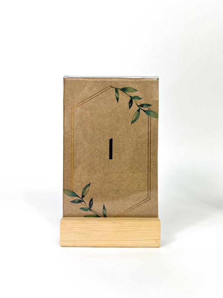 Тейбл-тент А6, на деревянной подставке