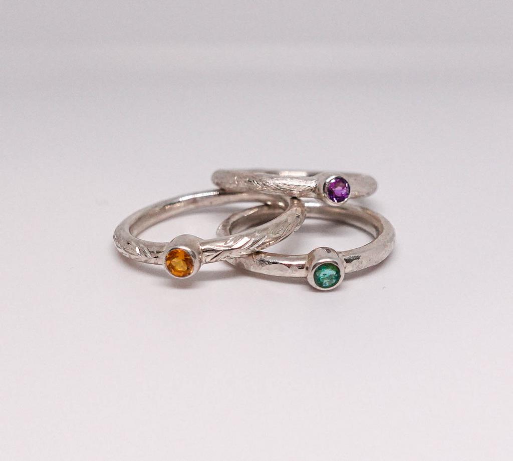 Кольца с камнями