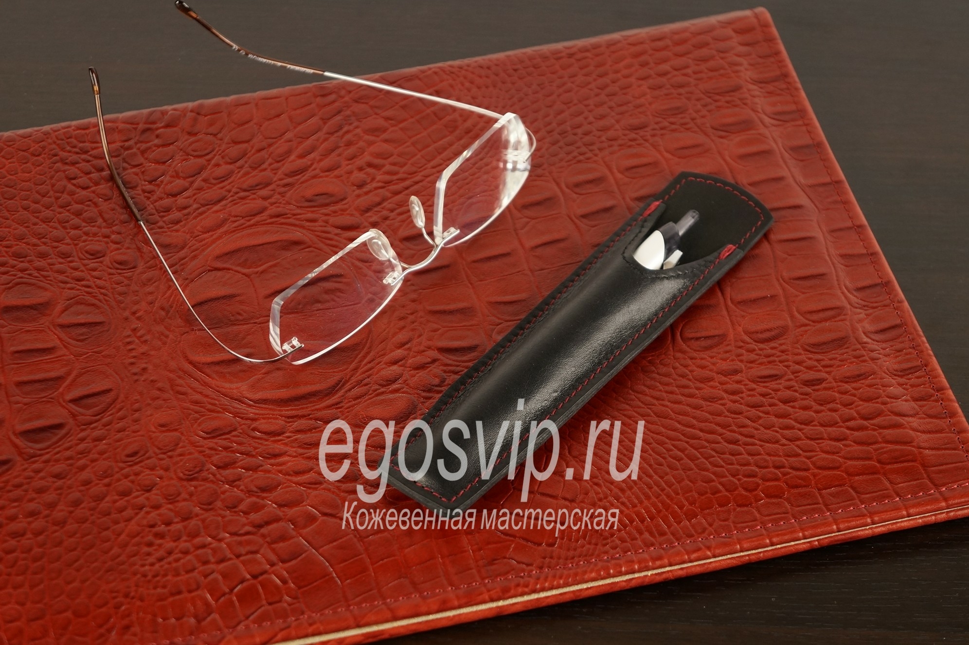 Кожаная папка на подпись руководителю