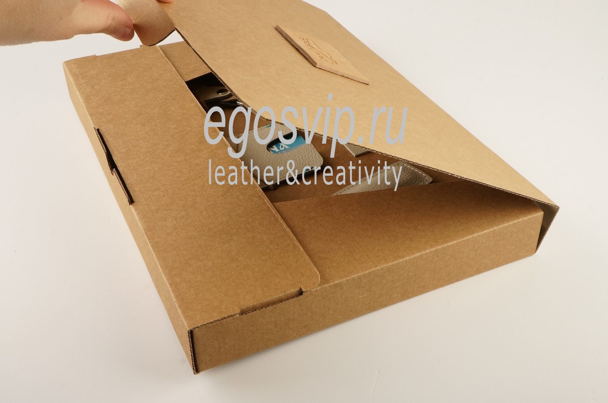 ПОДАРОЧНЫЙ НАБОР №7 -  кожаный футляр для ручки, картхолдер, брелок, закладка в книгу / бежевый