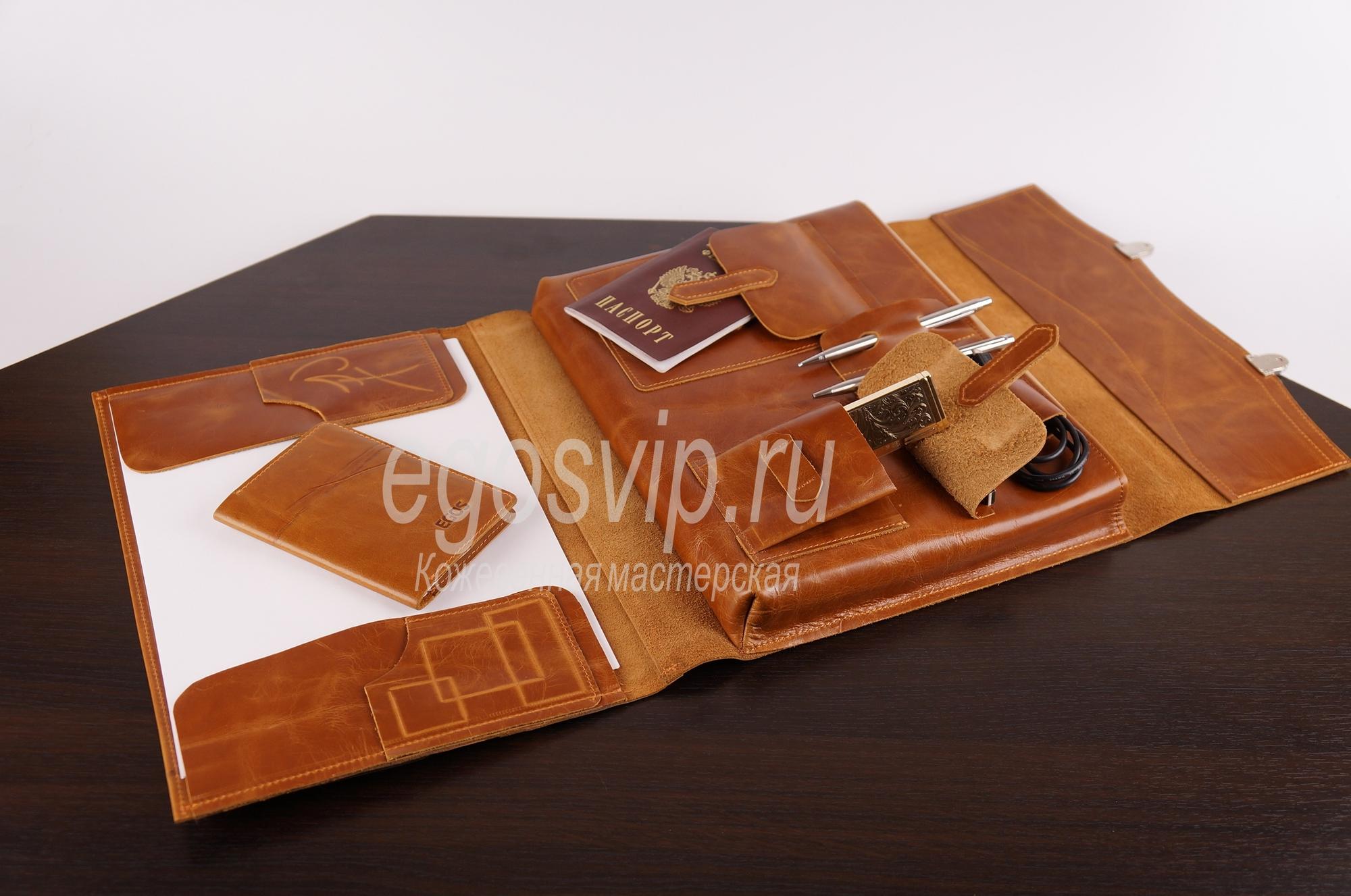 Папка органайзер с отделом для ноутбука и карманами / мод 92-02