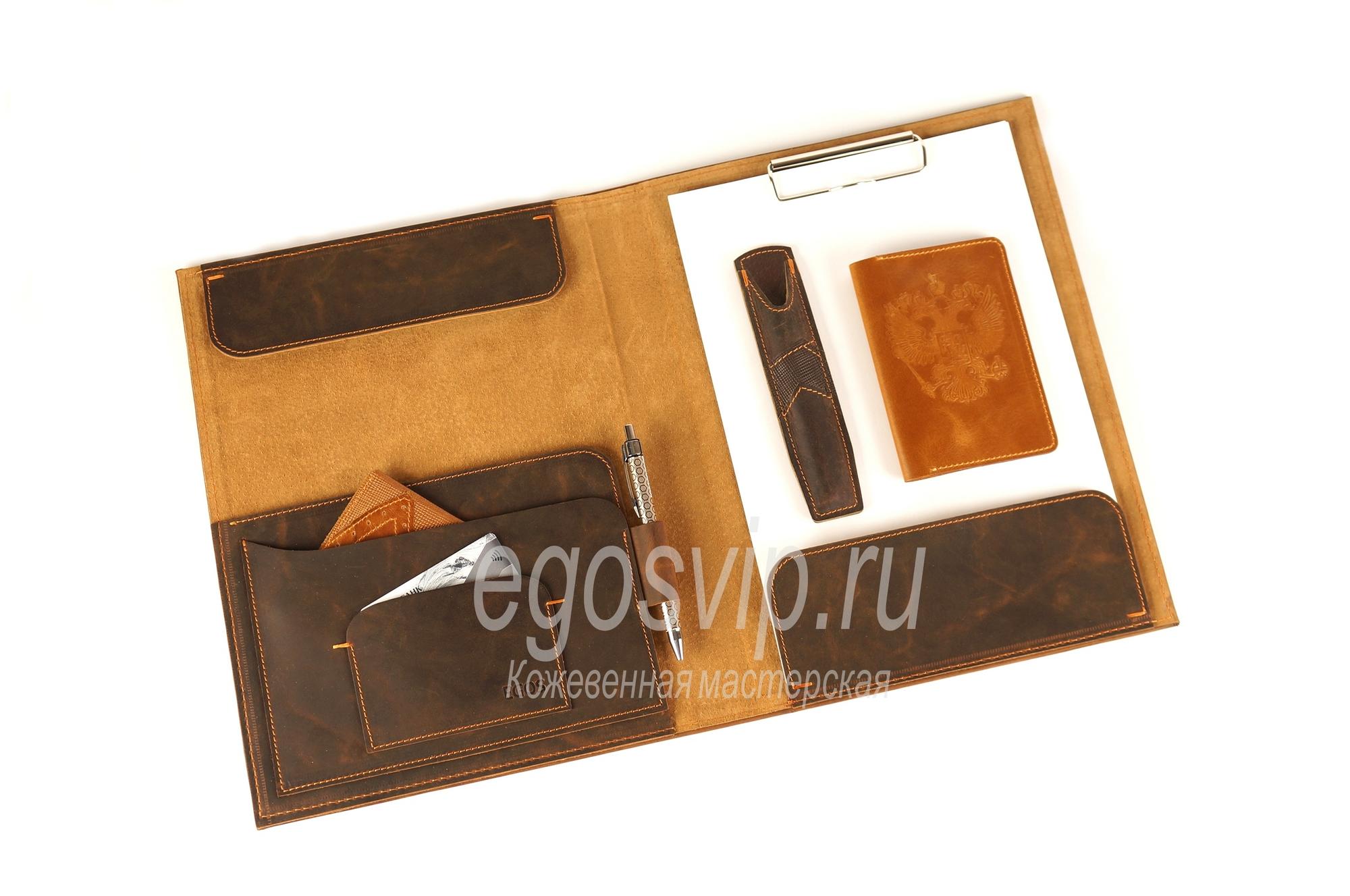 Кожаная папка с карманами и зажимом для бумаг /модель 95 Крейзи Хорс