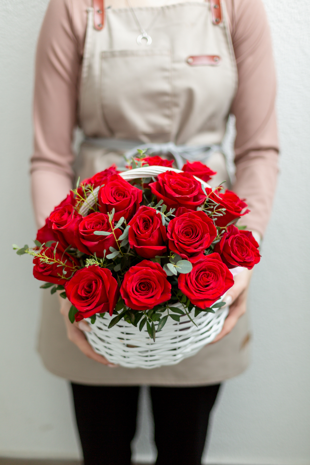 Корзина из 25 роз