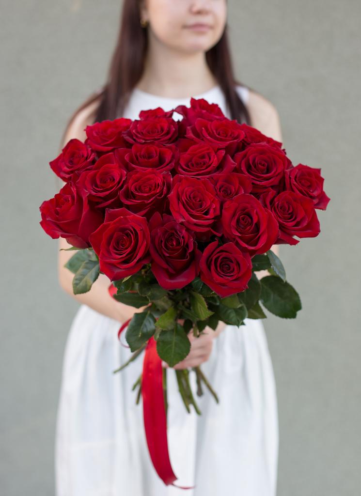 21 красная роза Эксплорер