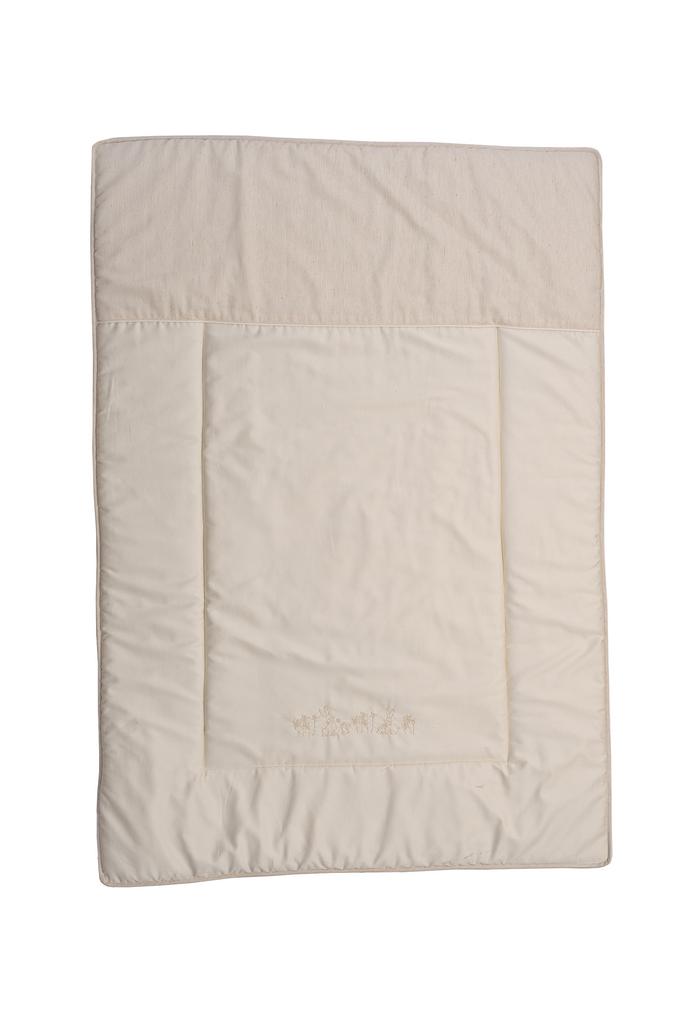 Одеяло с вышитыми зайчиками