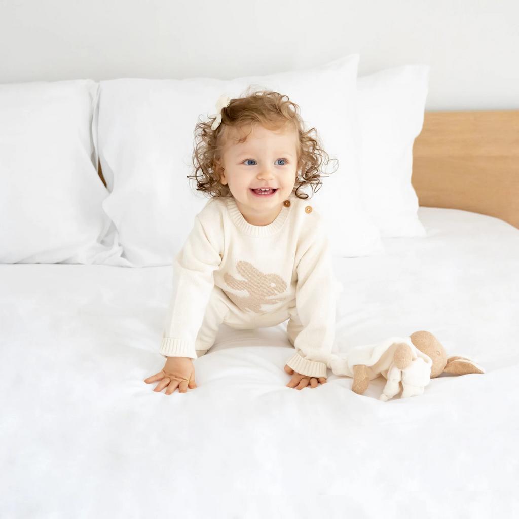 Свитер с кроликом