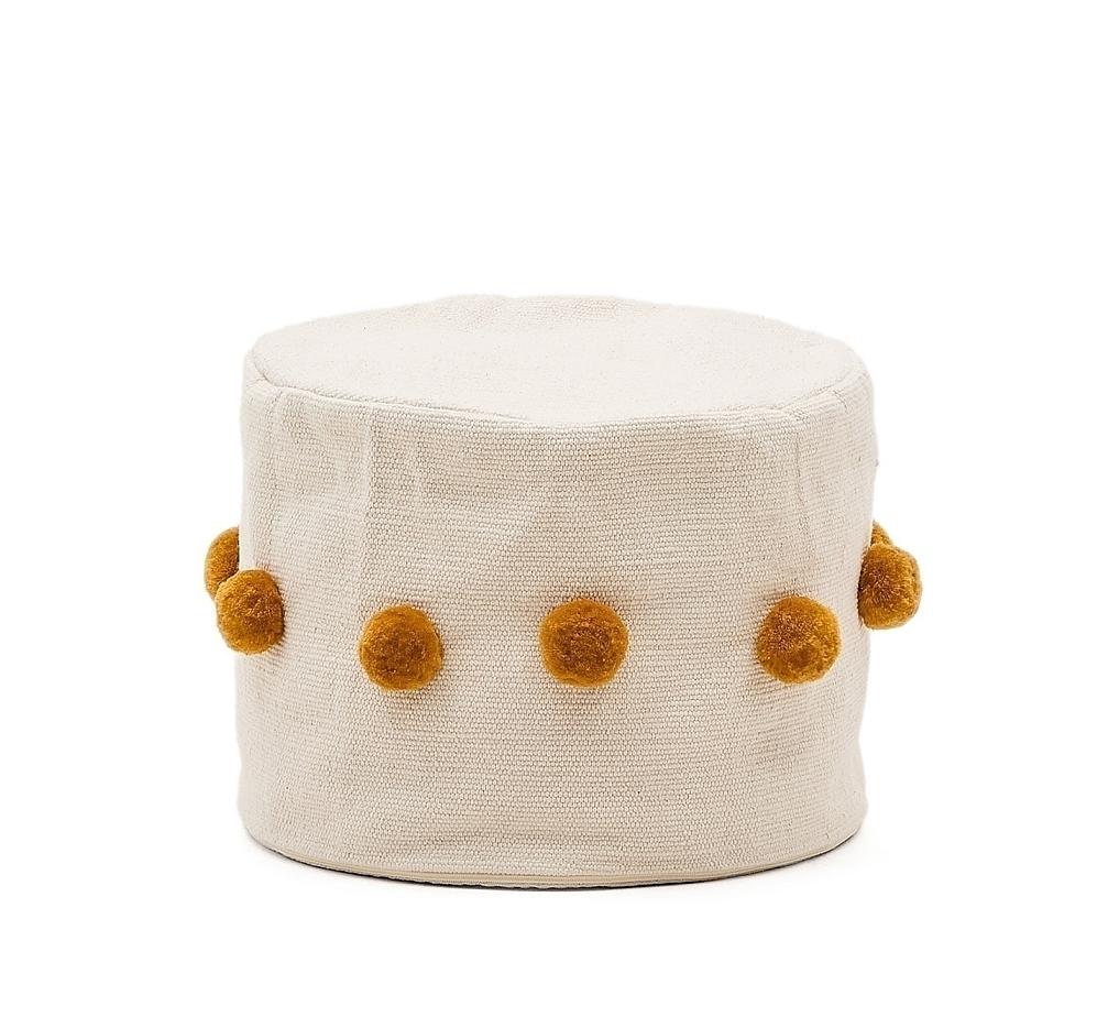 Пуф Manua бежевый с кисточками горчичного цвета