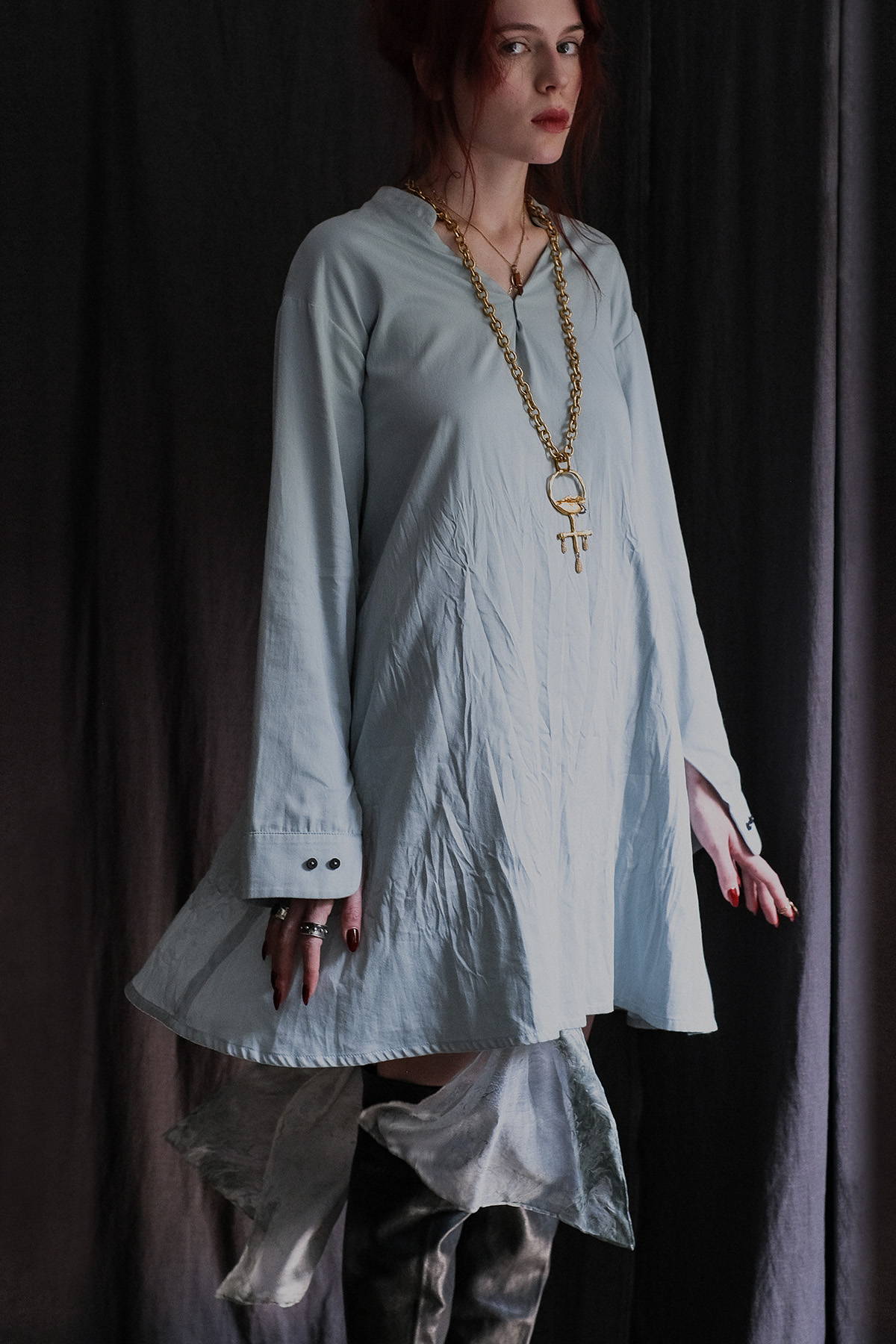 Рубашка длинная в атласном небесном хлопке