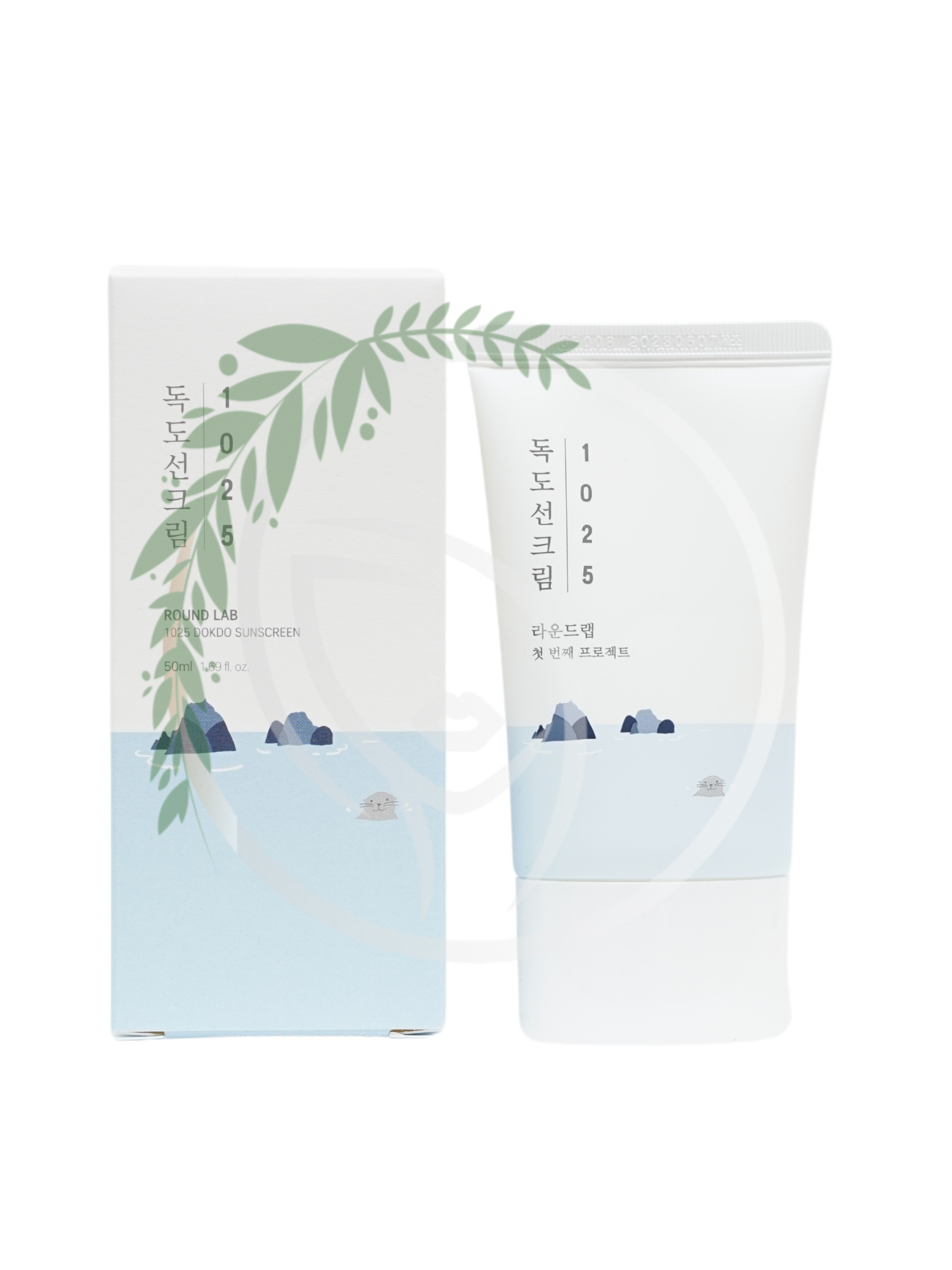 Освежающий солнцезащитный крем с морской водой Round Lab 1025 Dokdo Sunscreen SPF50+ PA++++ 50ml