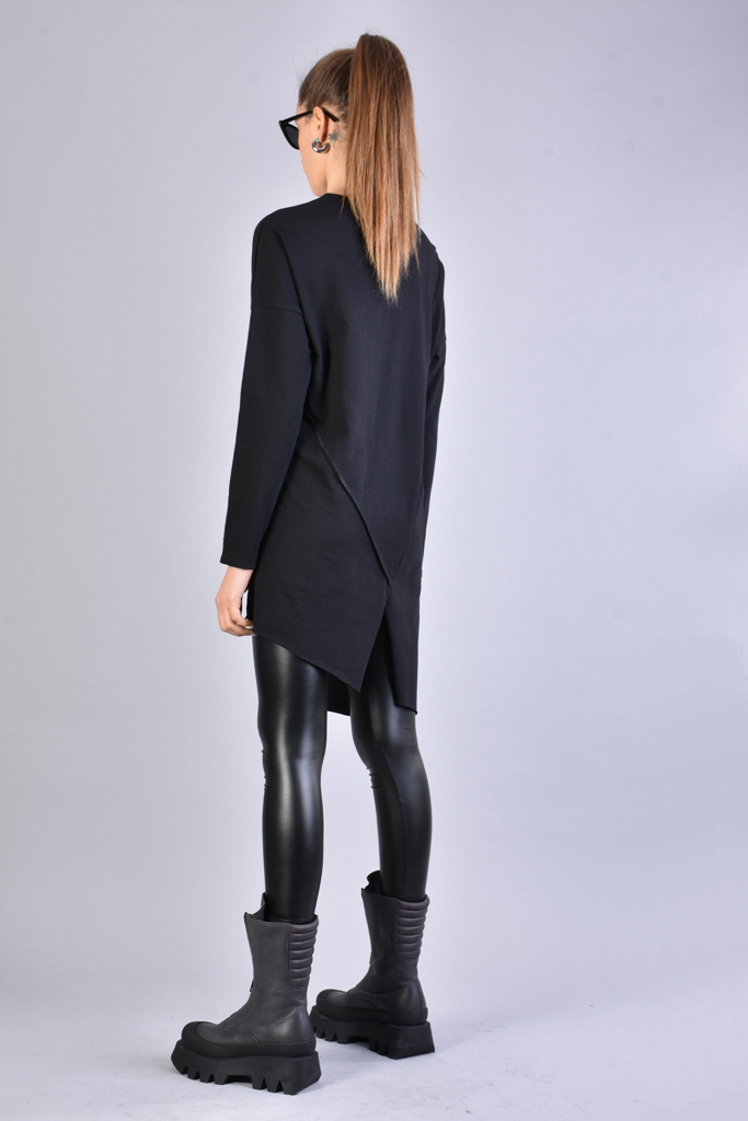 Лонгслив с перепадом длины и акцентными швами LH