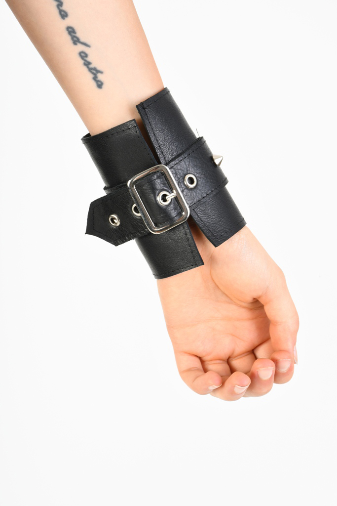 Браслет из кожи наппа с металлической фурнитурой LH