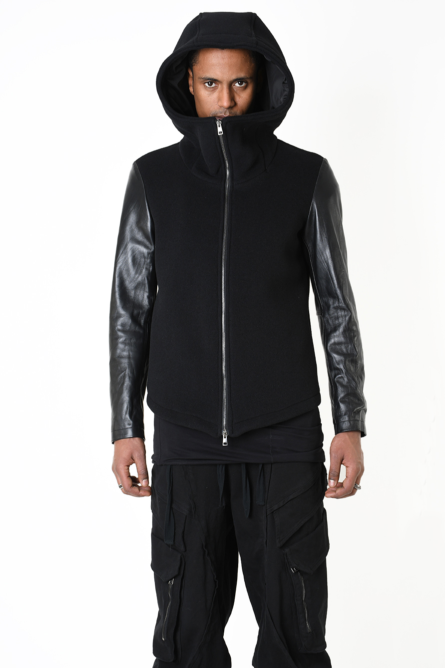 Полупальто с капюшоном и рукавами из натуральной кожи LH