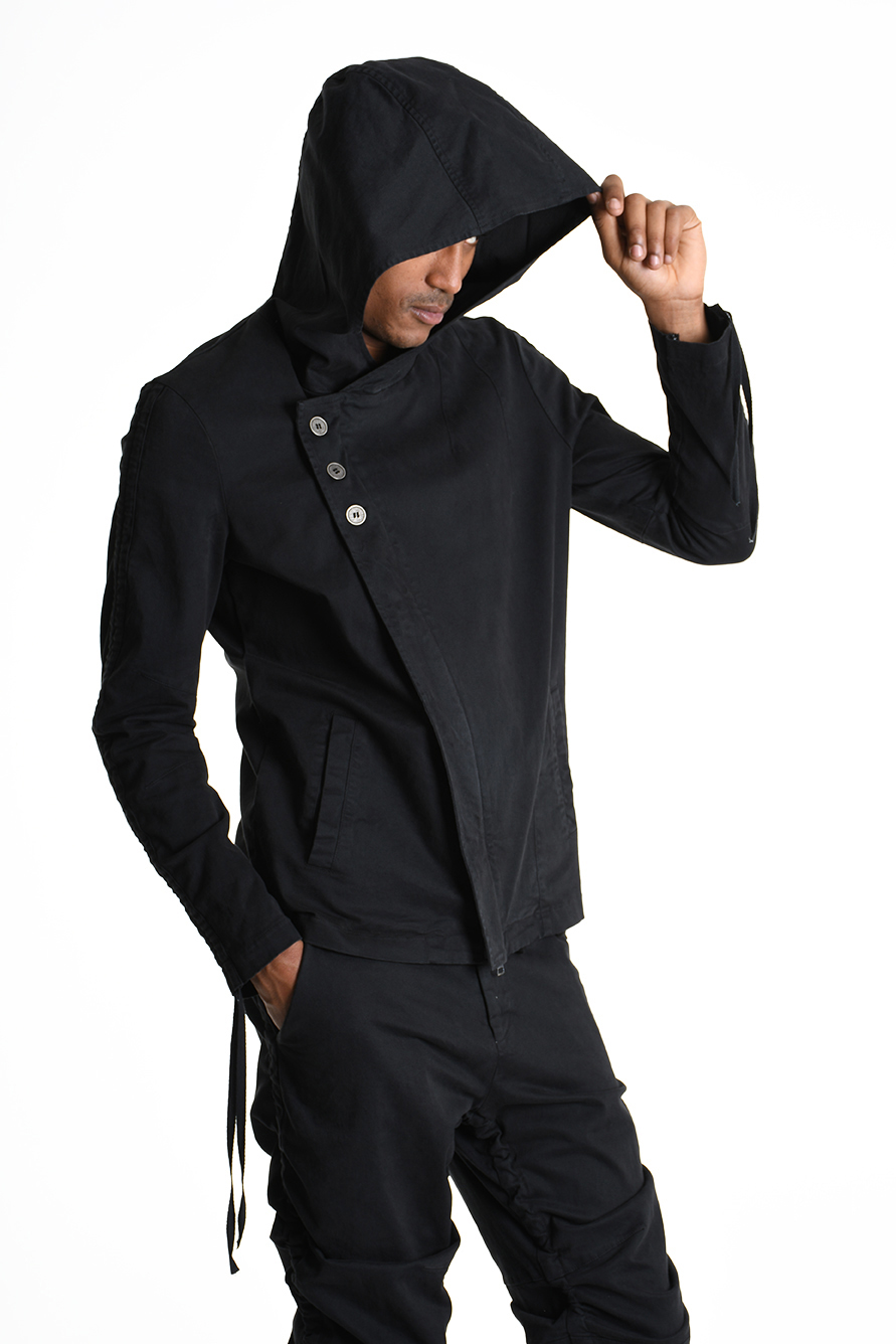 Жакет с капюшоном косой застежкой и кулисками на рукавах LH
