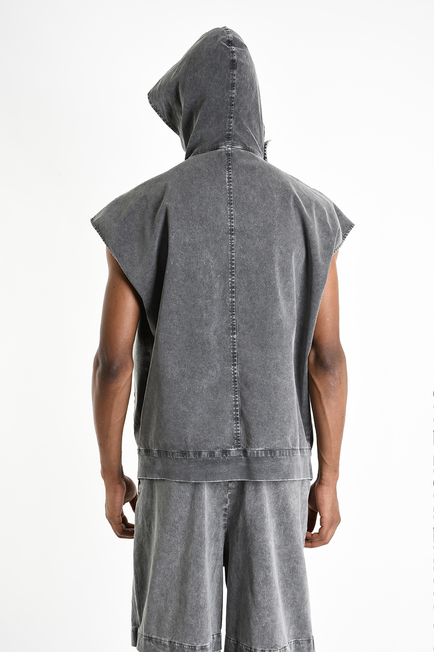 Жилет с капюшоном и косой застежкой на пуговицы LH