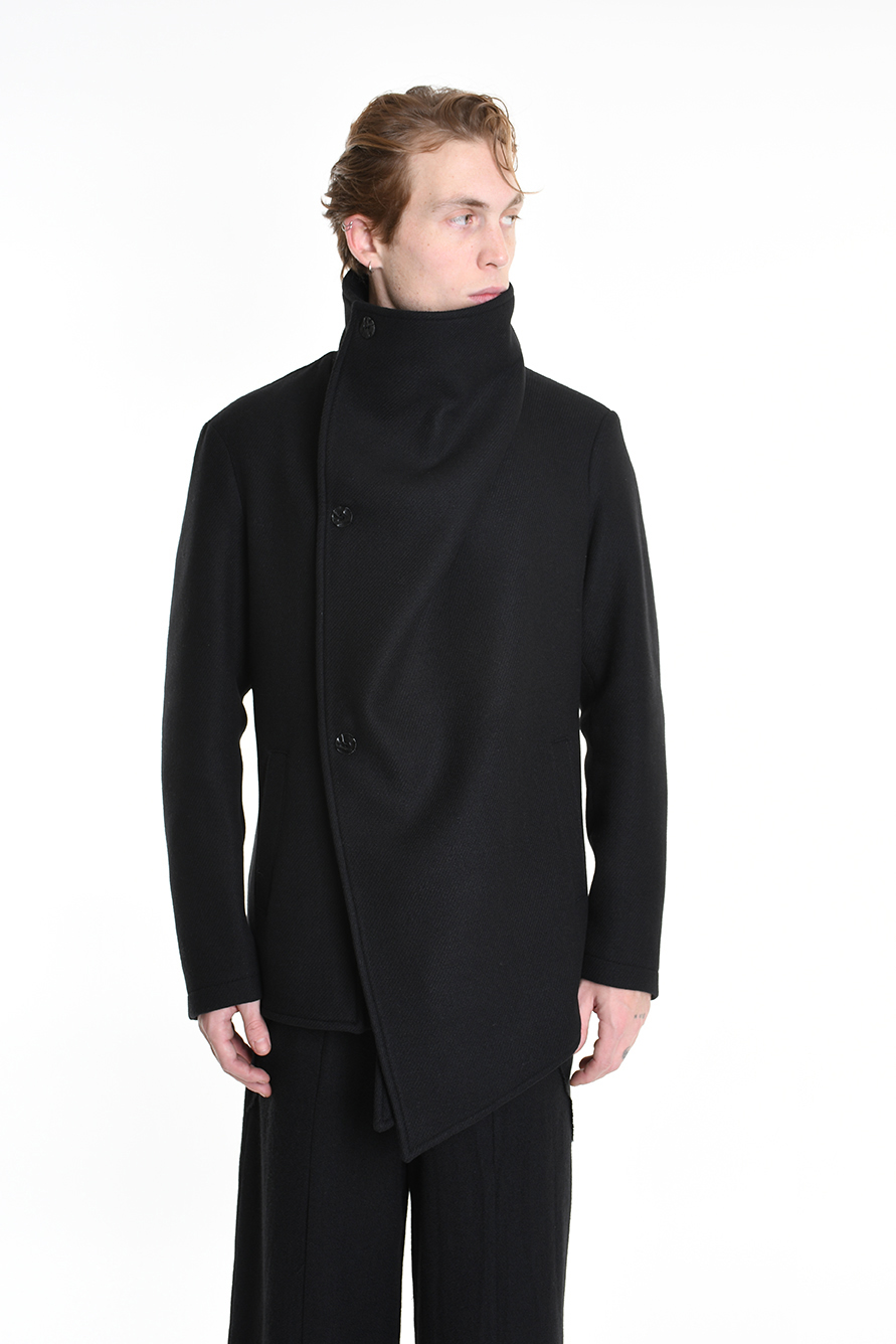 Пальто со смещенной застежкой с двойными лацканами LH