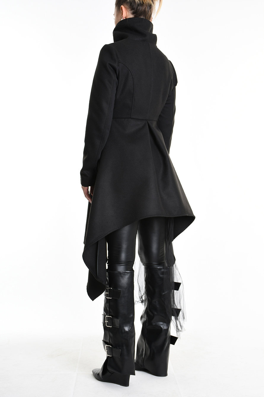 Асимметричное пальто с косой молнией и съемной вставкой из фатина LH