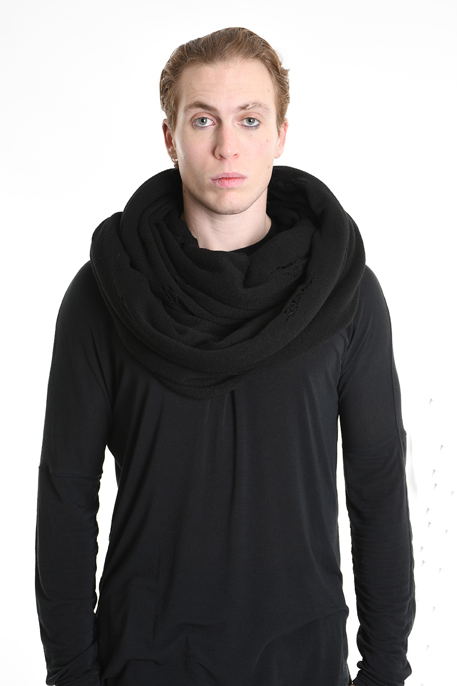 Объемный шарф-снуд из двойного трикотажа с микроразрывами LH