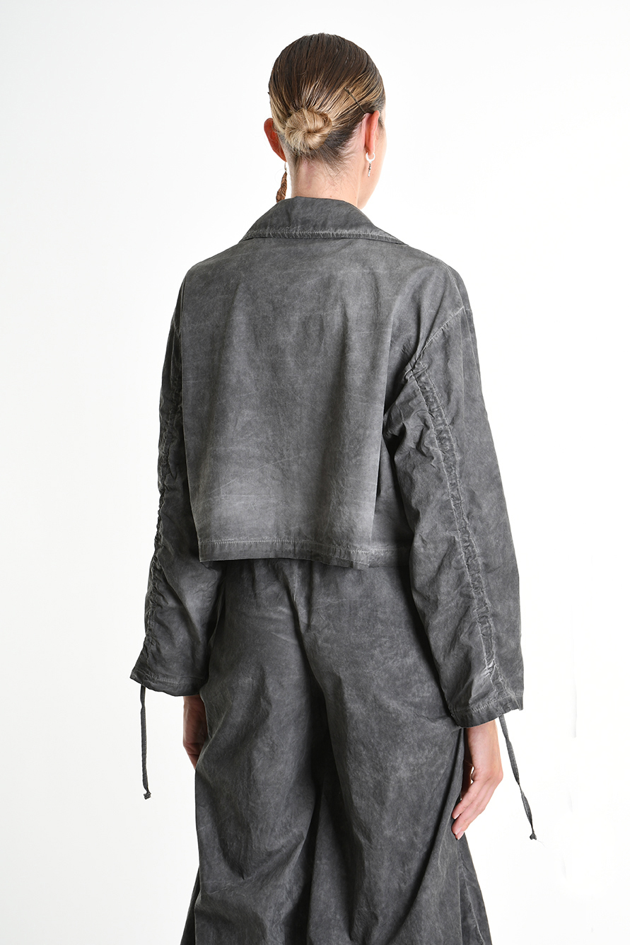 Укороченный жакет из хлопкового габардина с кулисками в рукавах LH