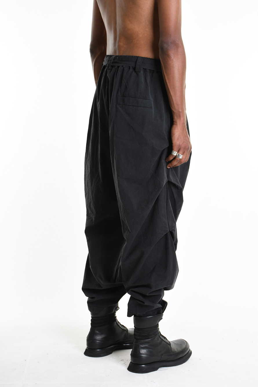 Брюки из хлопка и лиоцелла присборенные по бокам LH