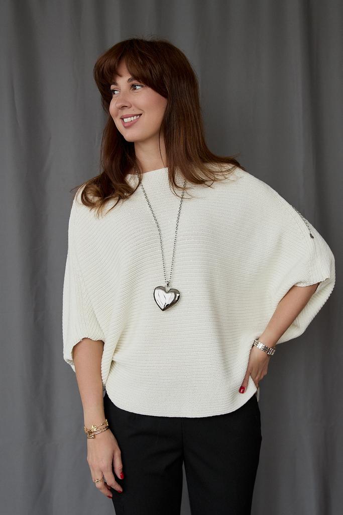 Джемпер летучая мышь  из  хлопка белый цвет