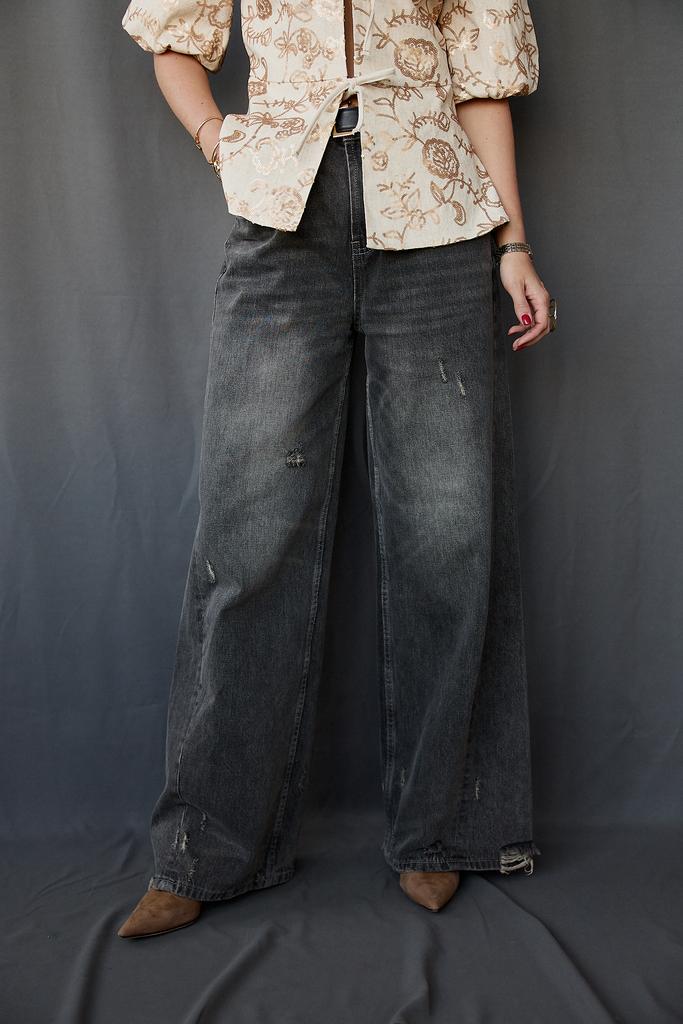 Джинсы  трубы серые с необработанным краем