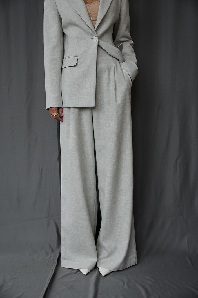 Брюки   серые с резинкой сзади