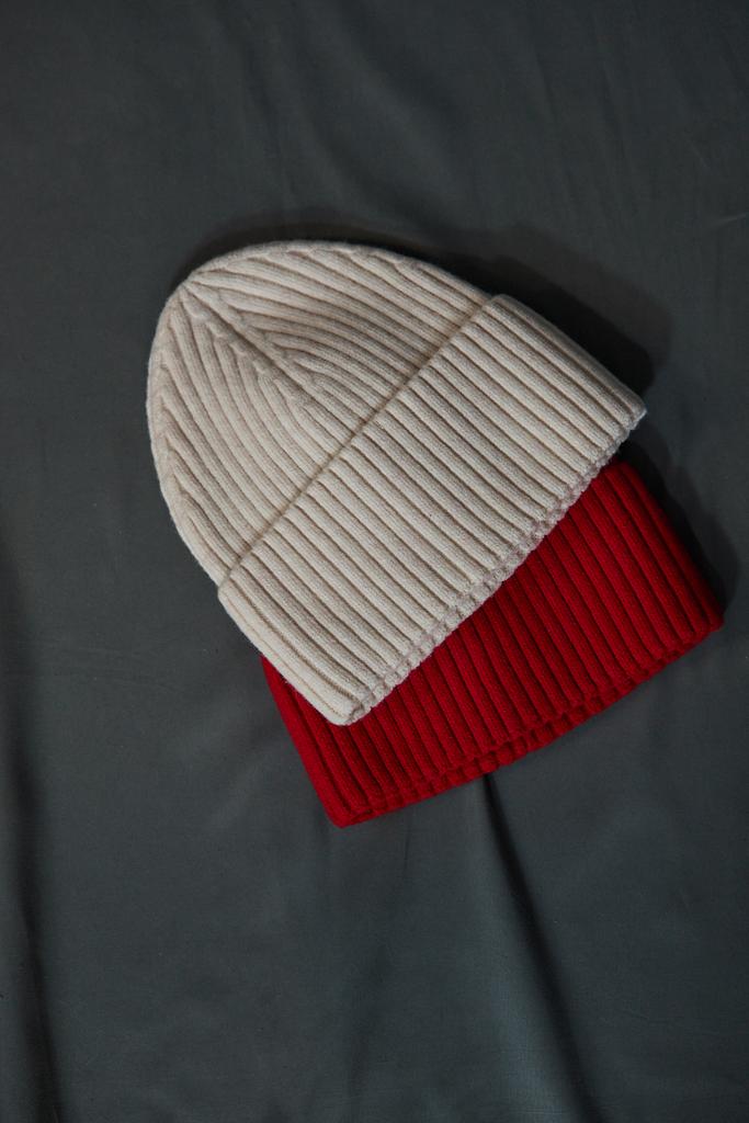 Шапка с отворотом  вязаная