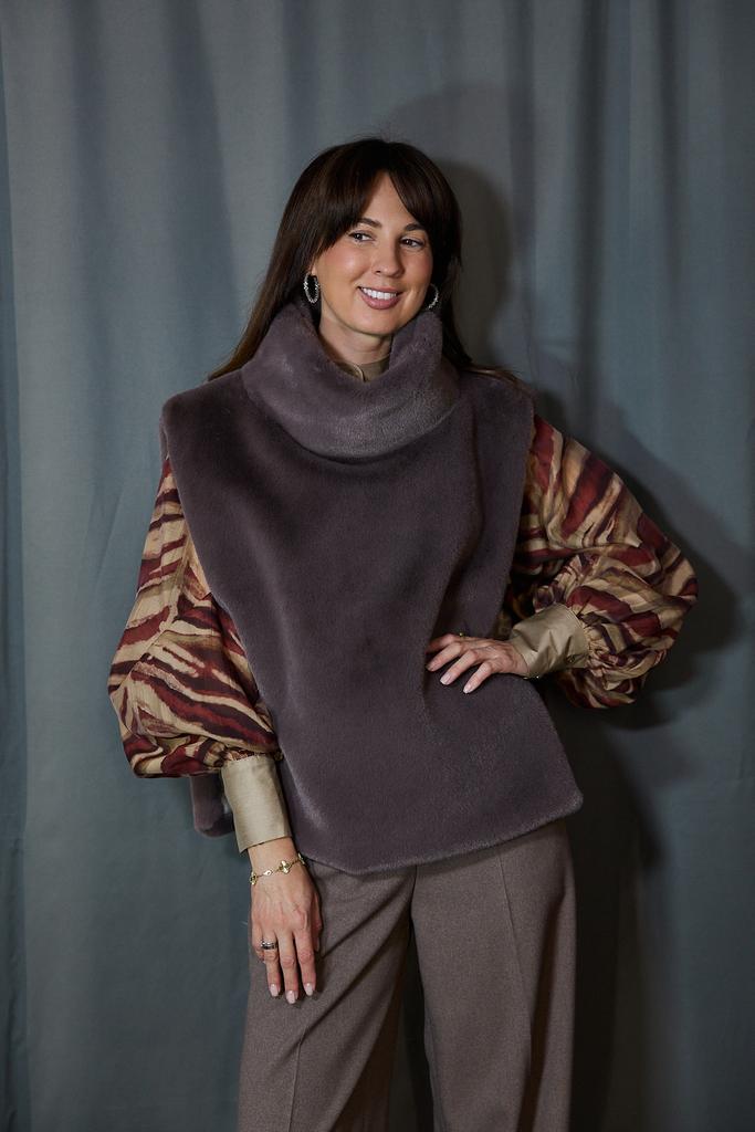 Манишка из экомеха кофейная