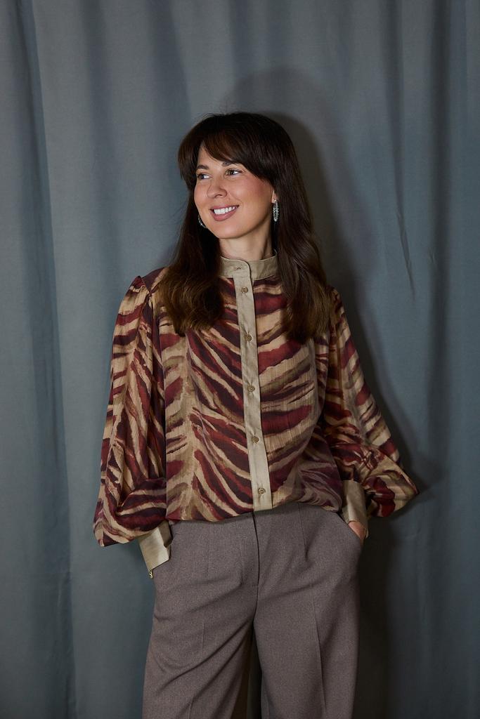 Блуза  из шелка с кантом бежевым