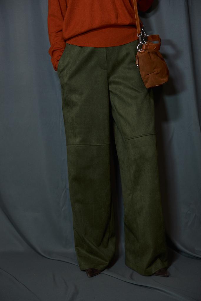 Брюки хаки из экозамши