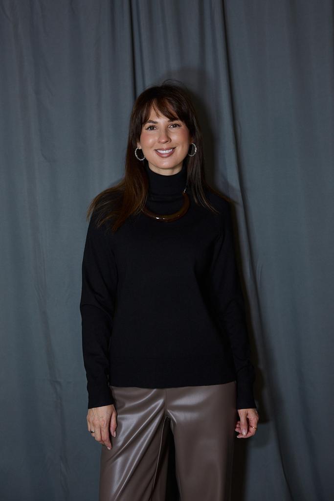 Водолазка в черном  цвете