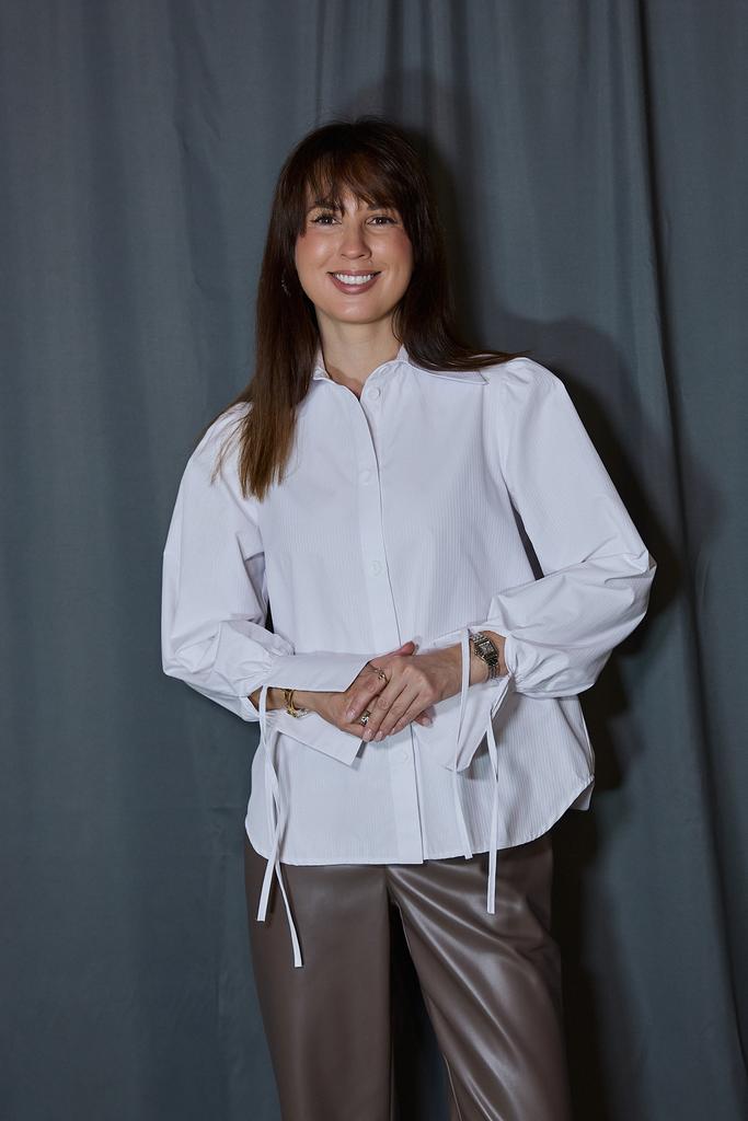 Блуза  молочная  фактурная с манжетами