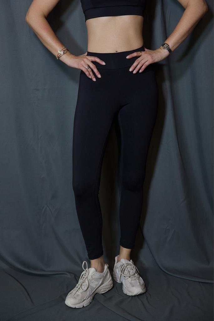 Легинсы чёрные