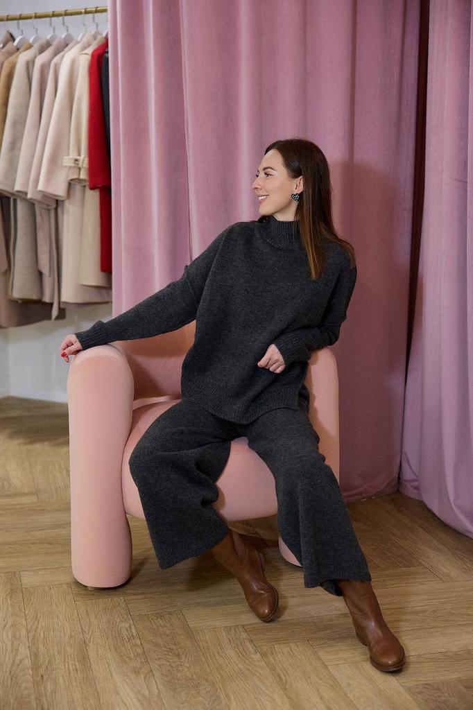 Костюм трикотажный  с брюками графит  шерстяной