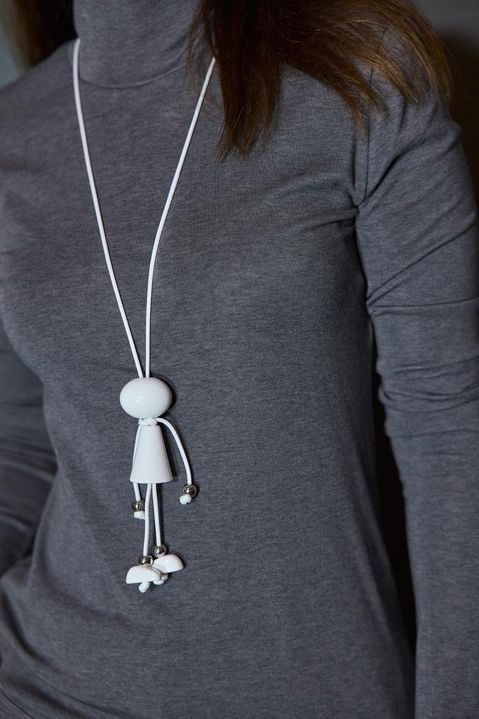 Украшение  на шею длинное белое человечек