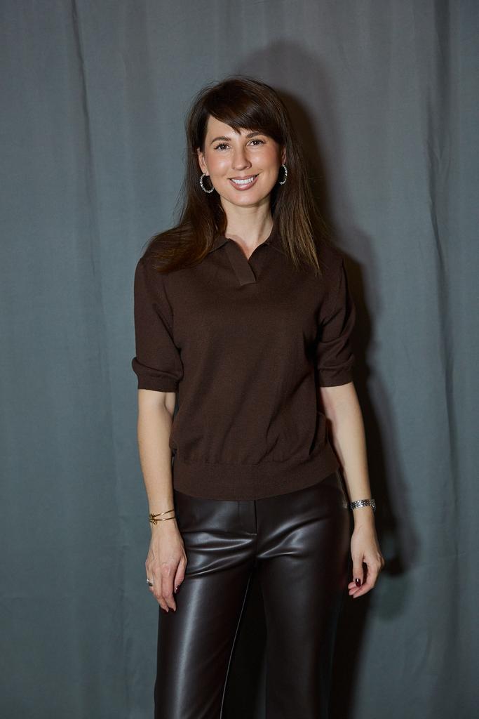 Футболка-поло шоколадного цвета