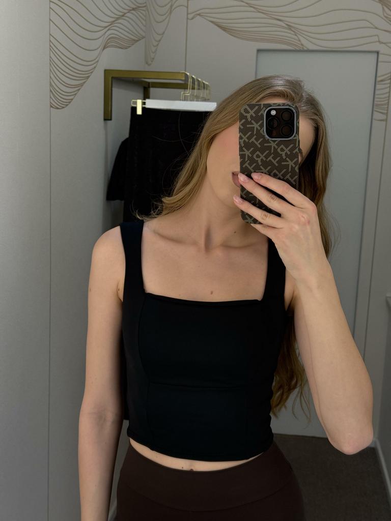 Топ спортивный черный