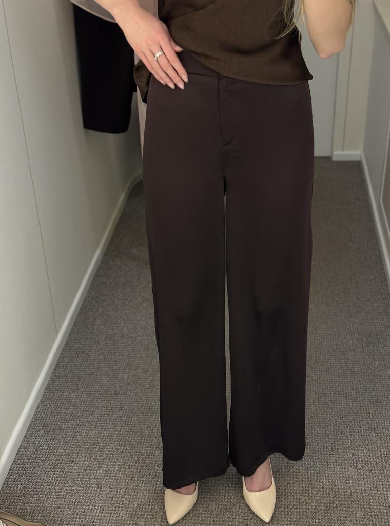 Брюки прямые  шоколадные атласные