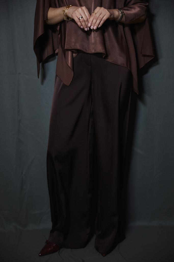 Брюки прямые  шоколадные атласные