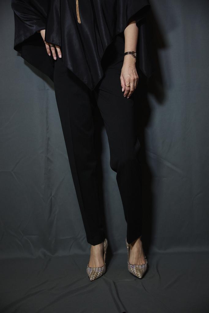 Брюки базовые чёрные зауженные