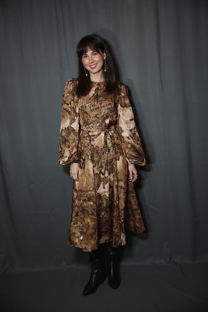 Платье из вискозы с отрезной талией принт