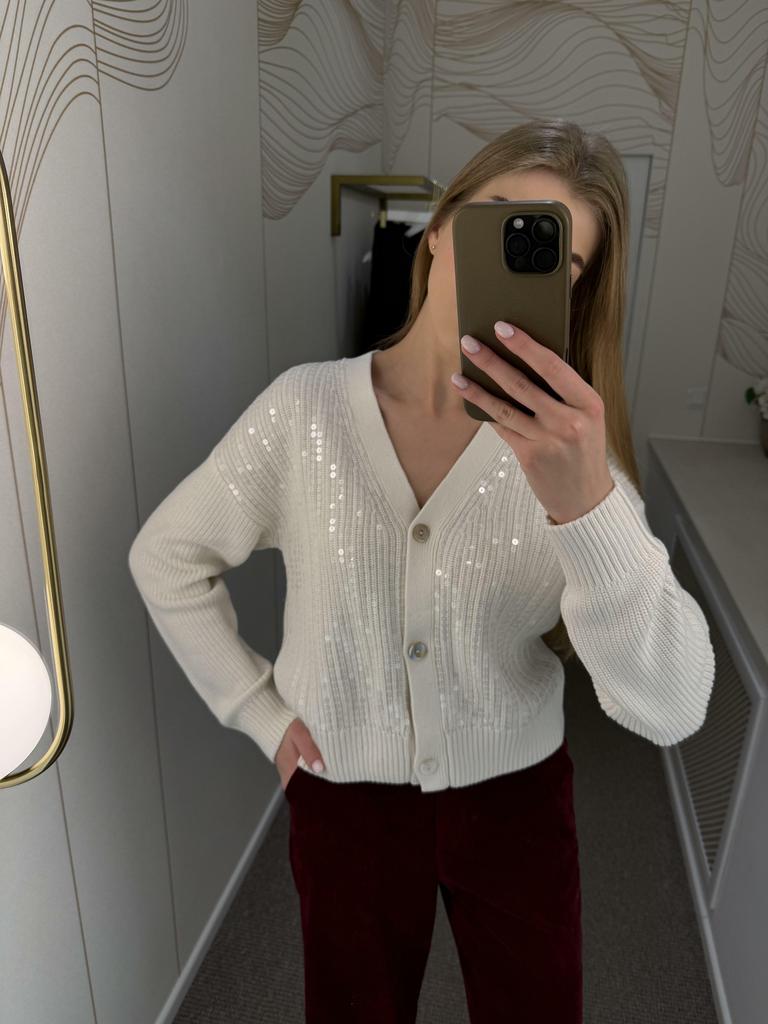 Молочный кардиган с пайетками