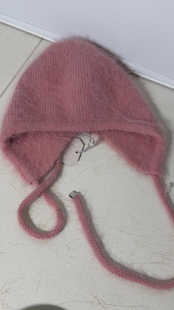 Чепчик из ангоры  на завязках