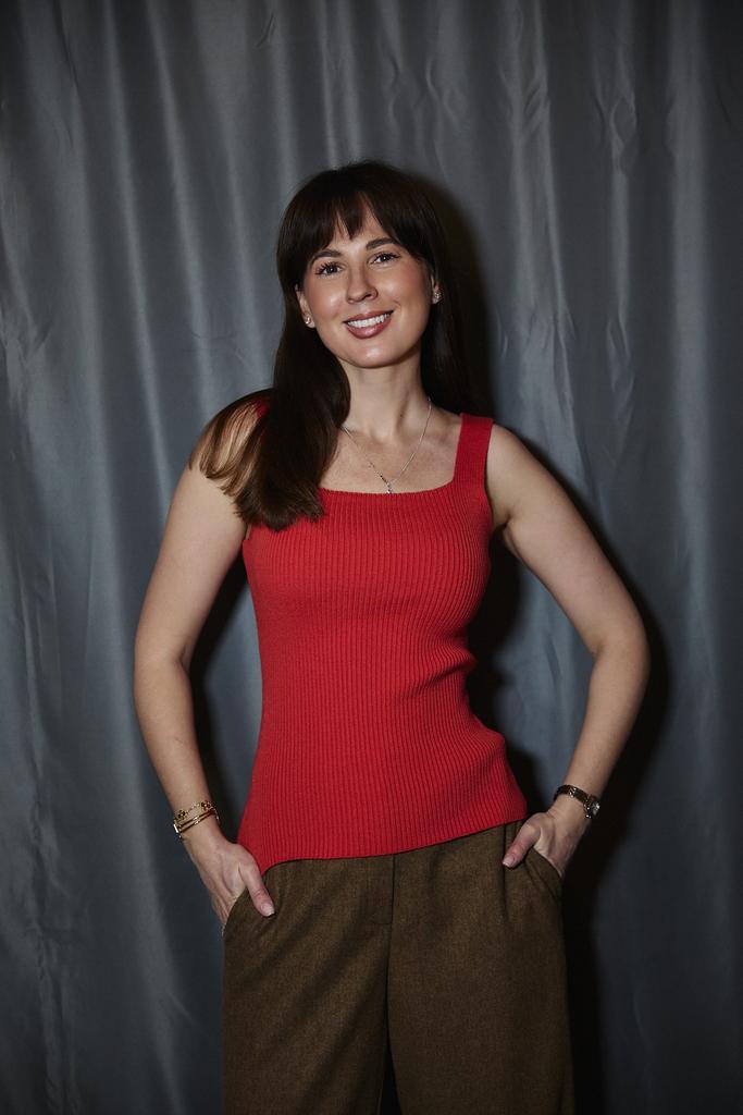 Топ из трикотажа красный удлиненный