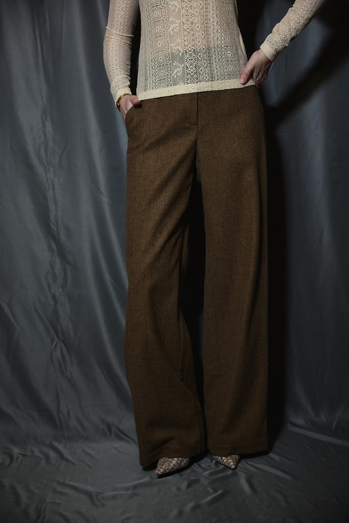 Брюки шерстяные бежевые