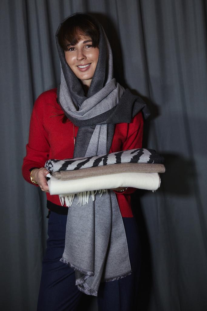 Палантин из шерсти и вискозы