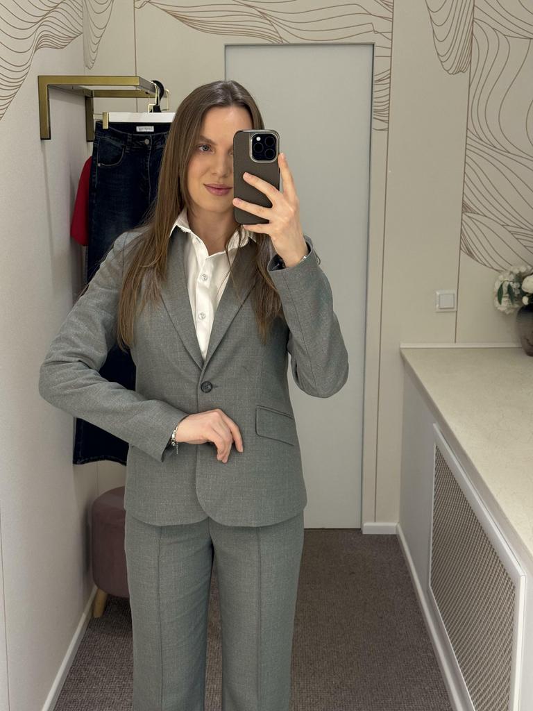 Жакет  однобортный  светло-серый