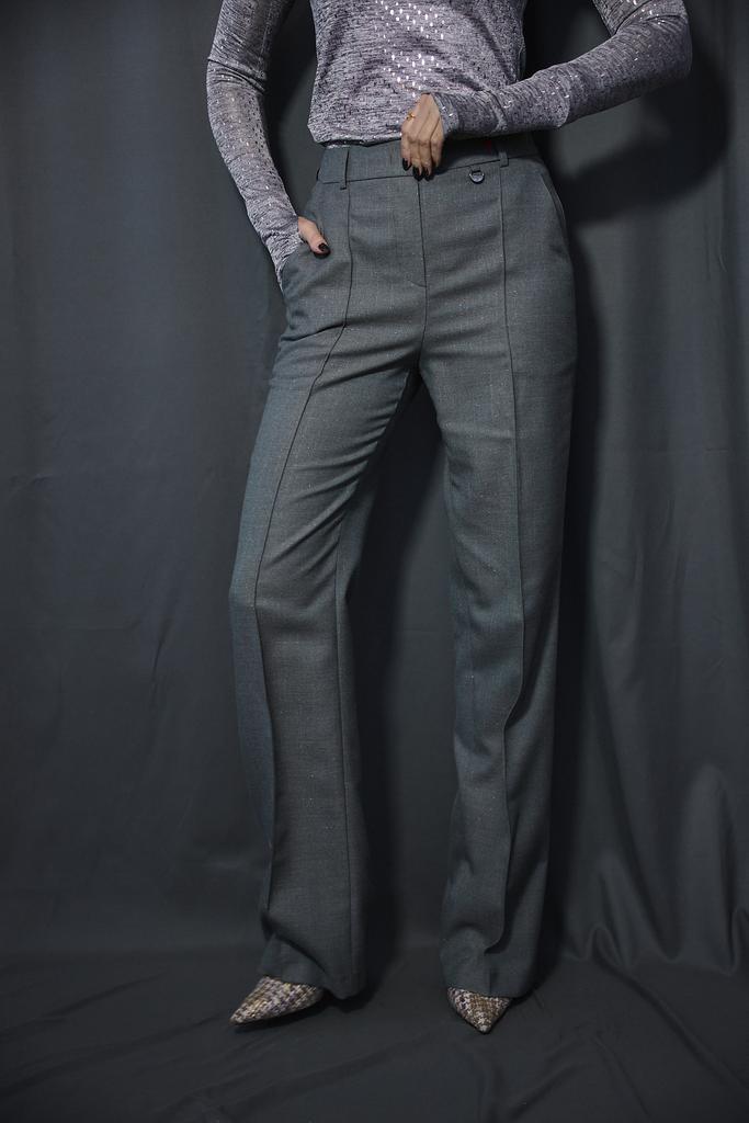 Брюки серые костюмные  прямые